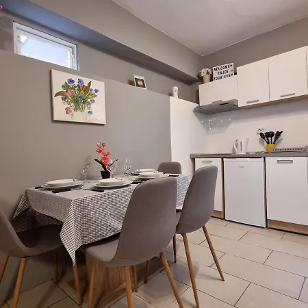 Apartment Tea